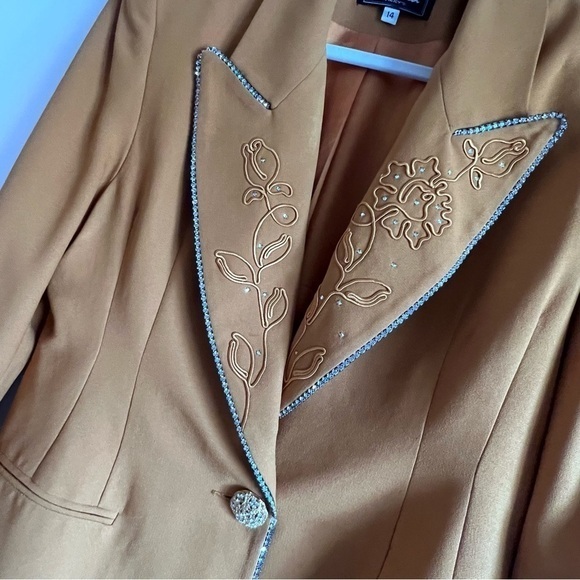 VINTAGE mustard yellow blazer—ERAS tour outfit Taylor Swift - Picture 6 of 10